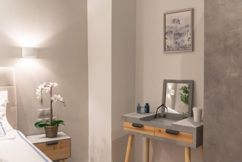 A11 Pristine & Comfy Studio Near Plaka & Parthenon Афины Экстерьер фото